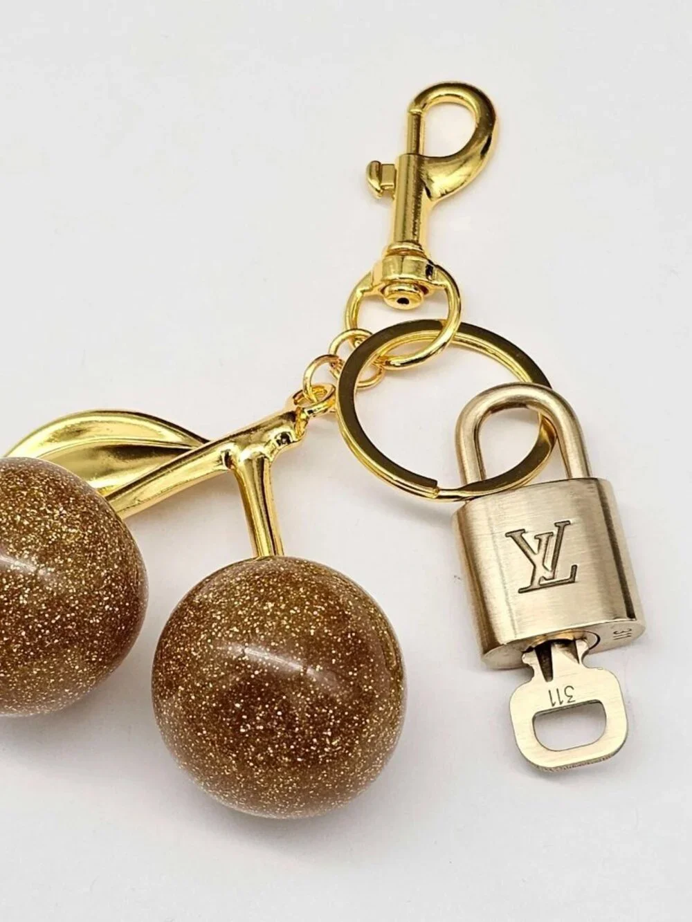 Louis Vuitton Gold Padlock 🔒 Key Set Authentic LV w/ Unbranded Apple Keychain - Picture 7 of 8